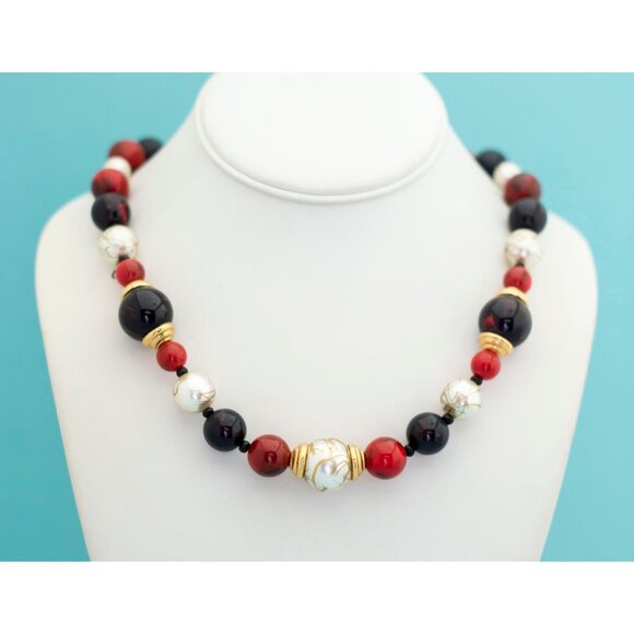 Vintage Royal Dominance Beaded Necklace by Avon - 24 inch - L21 - Picture 2 of 4